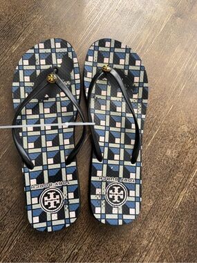 Tory Burch Navy Flip Flops with Blue and Cream Geometric Print Women’s 11